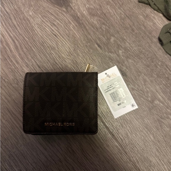 Michael Kors Dark Brown Carryall Card Case - Picture 1 of 7